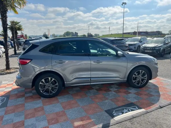 Ford KUGA 2.0 TDCI 120 ST LINE X BVA GPS Caméra Hayon Pack Hiver Attelage - Photo 4