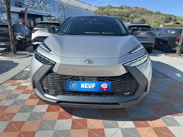 Toyota C-HR Hybrid 140 e-CVT GRAPHIC GPS Hayon Caméra JA 18" Bi-Ton - Photo 2